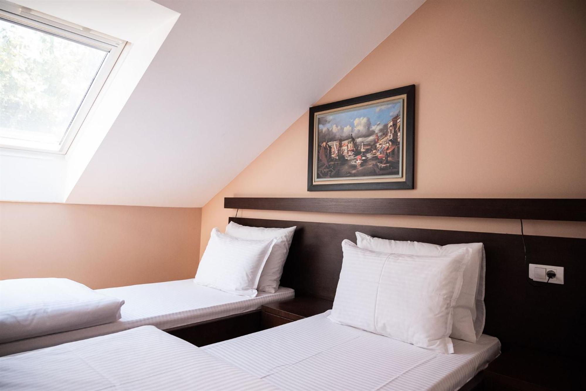 Atrium Bed & Breakfast Сремска Митровица Екстериор снимка
