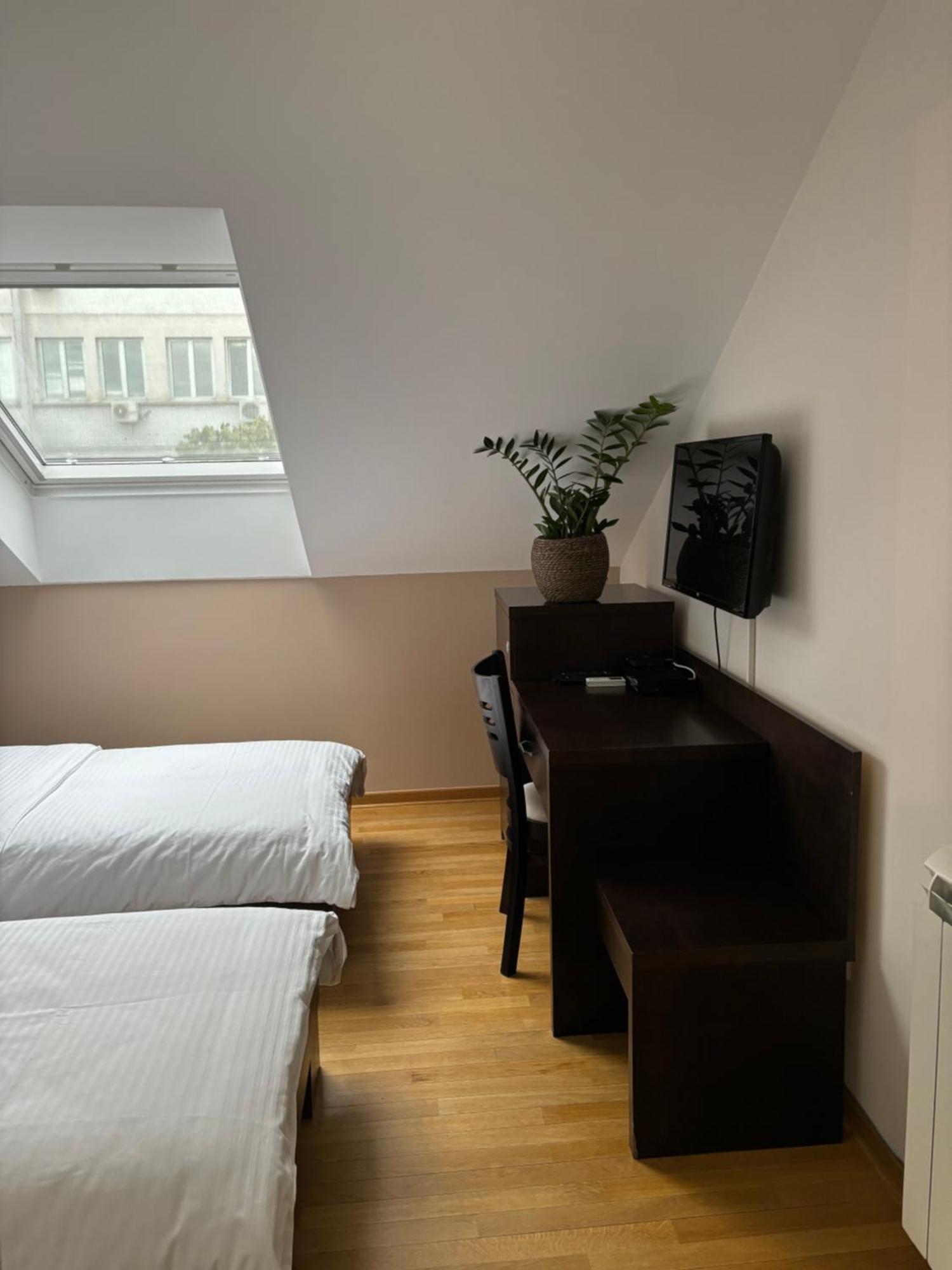 Atrium Bed & Breakfast Сремска Митровица Екстериор снимка