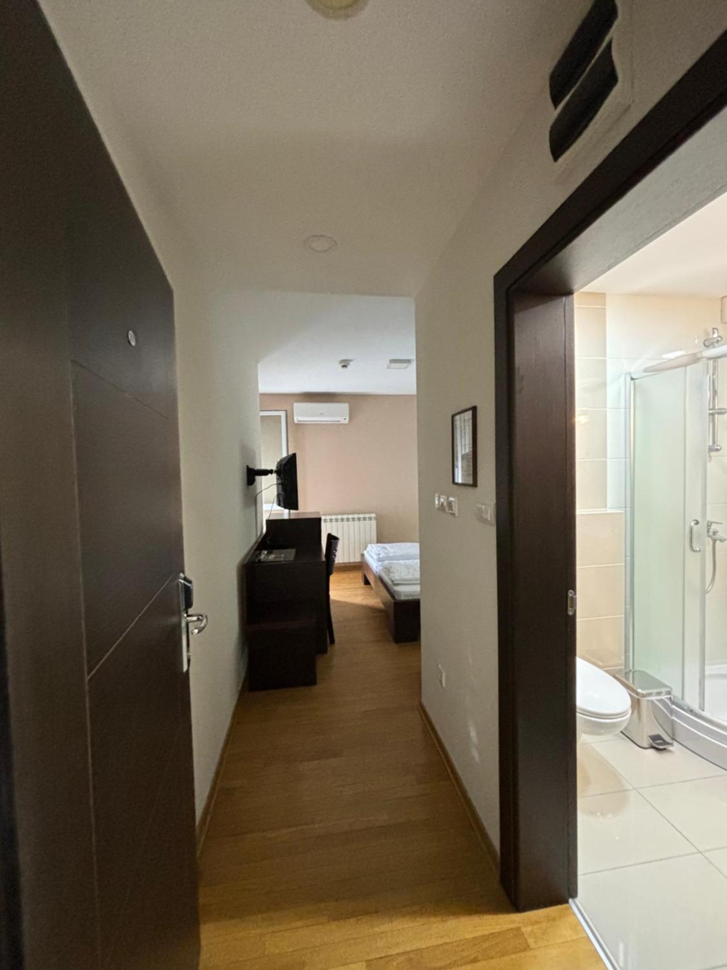 Atrium Bed & Breakfast Сремска Митровица Екстериор снимка